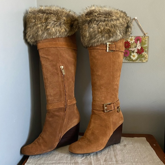 Michael Kors Suede Lara Wedge Boot 6.5M - Picture 2 of 16